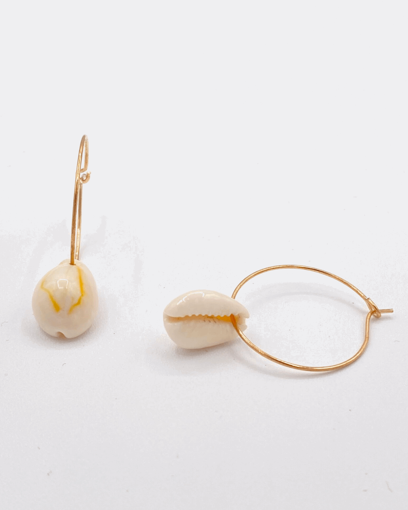 Round Hoop Seashell Earring