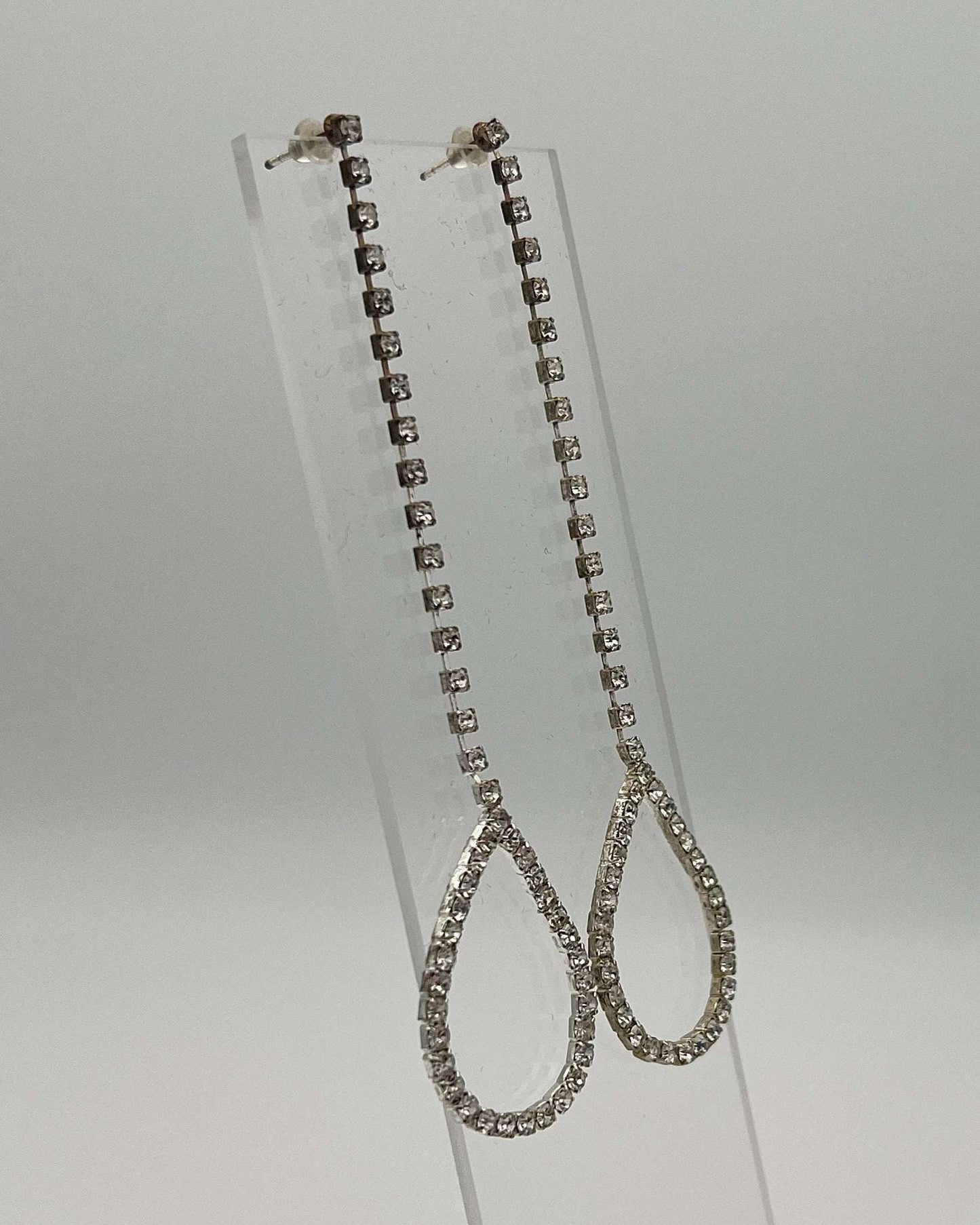 Pure Elegance Teardrop Earring