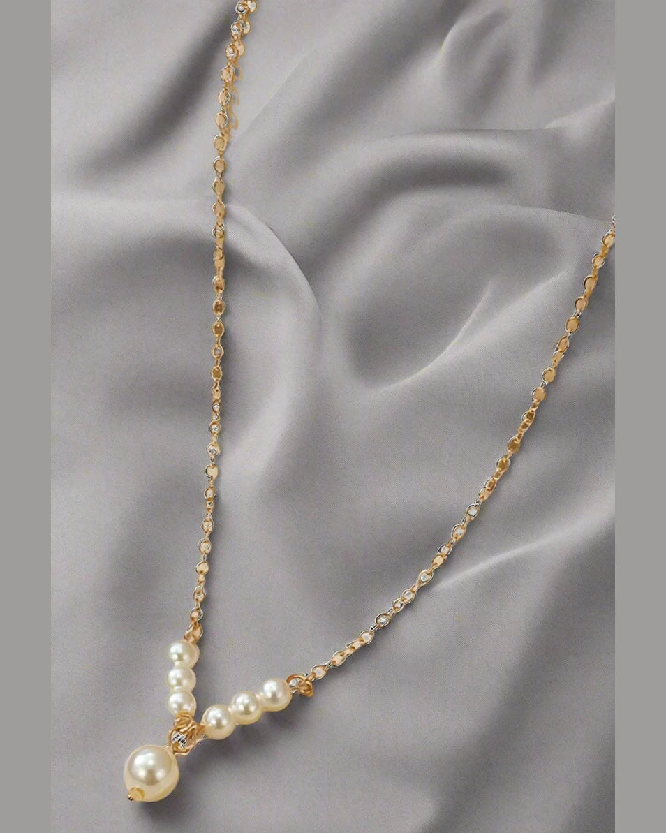 7 Pearl Necklace