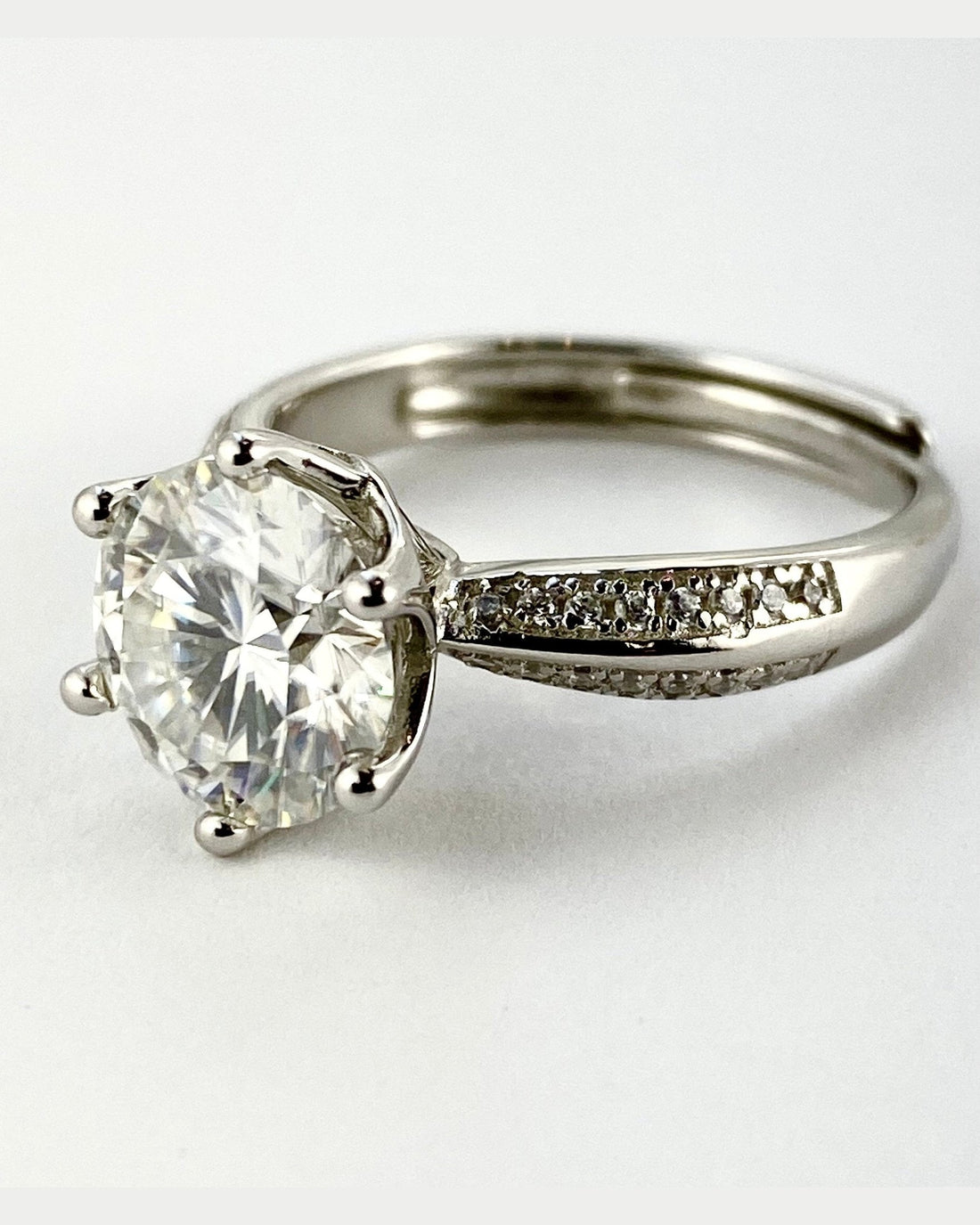 Adjustable Rings: The Summer Jewelry Trick More Women Are Discovering