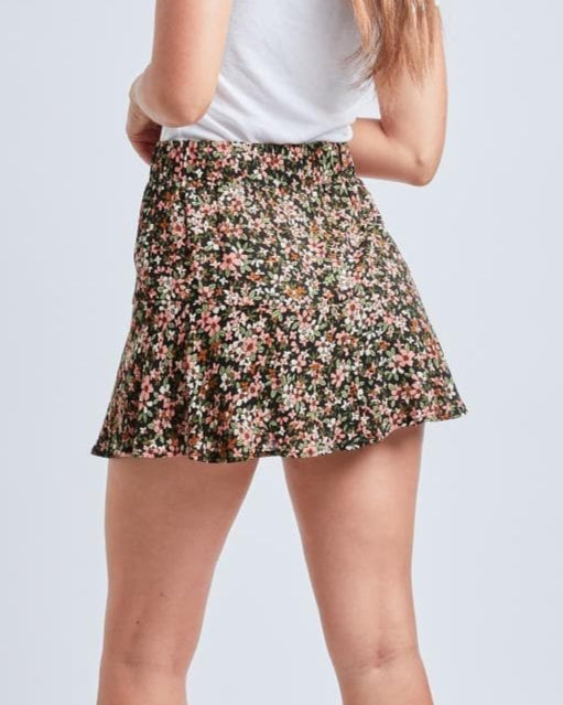 Back view of floral skot