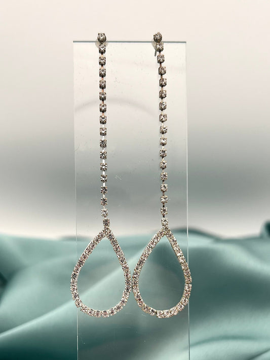 Pure Elegance Teardrop Earring