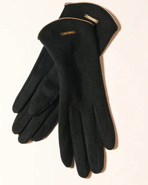 Black gloves with gold trim on a beige background, featuring the brand 'CAIENGE'.